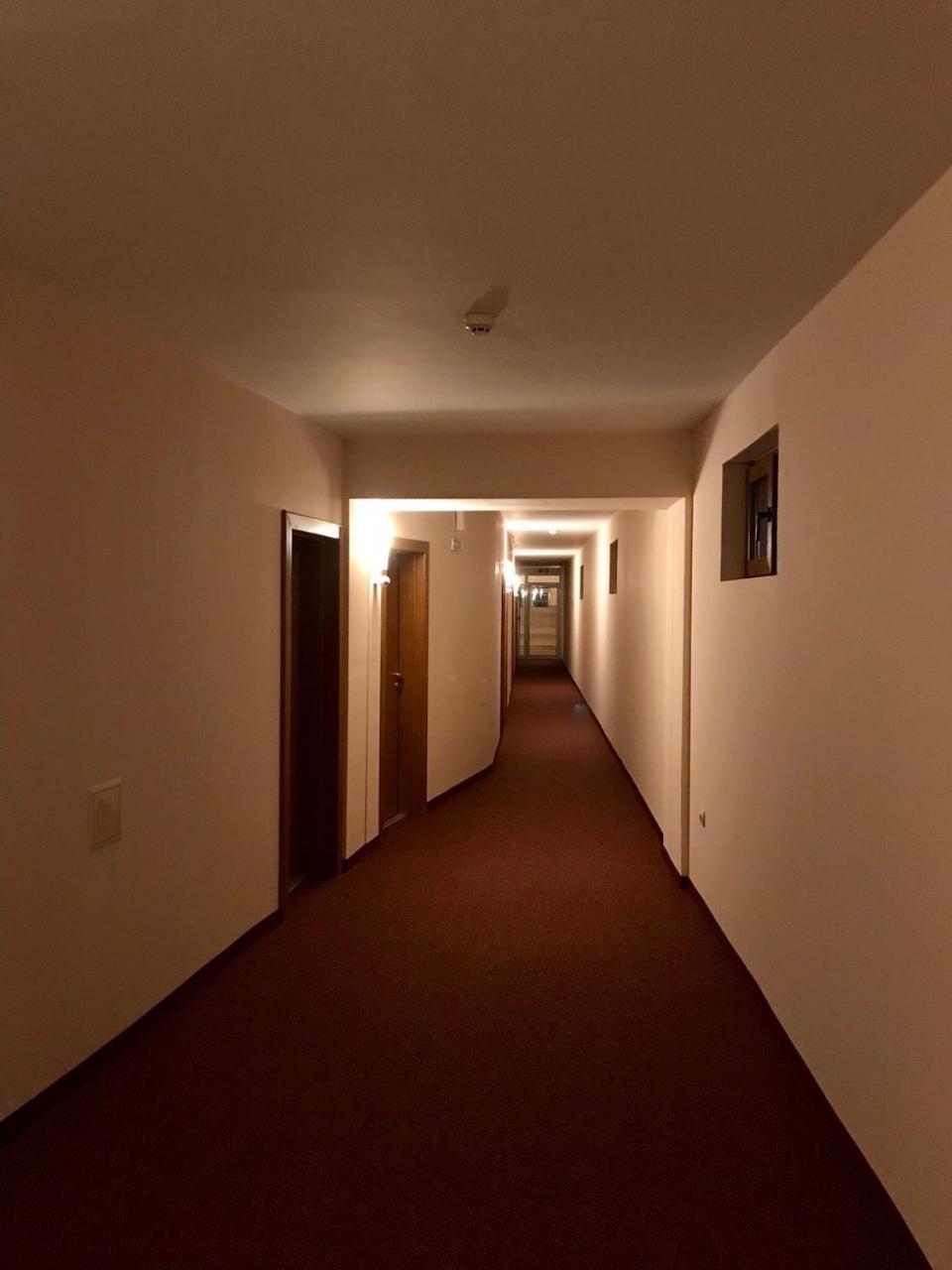 Adamo Hotel Varna Exterior photo