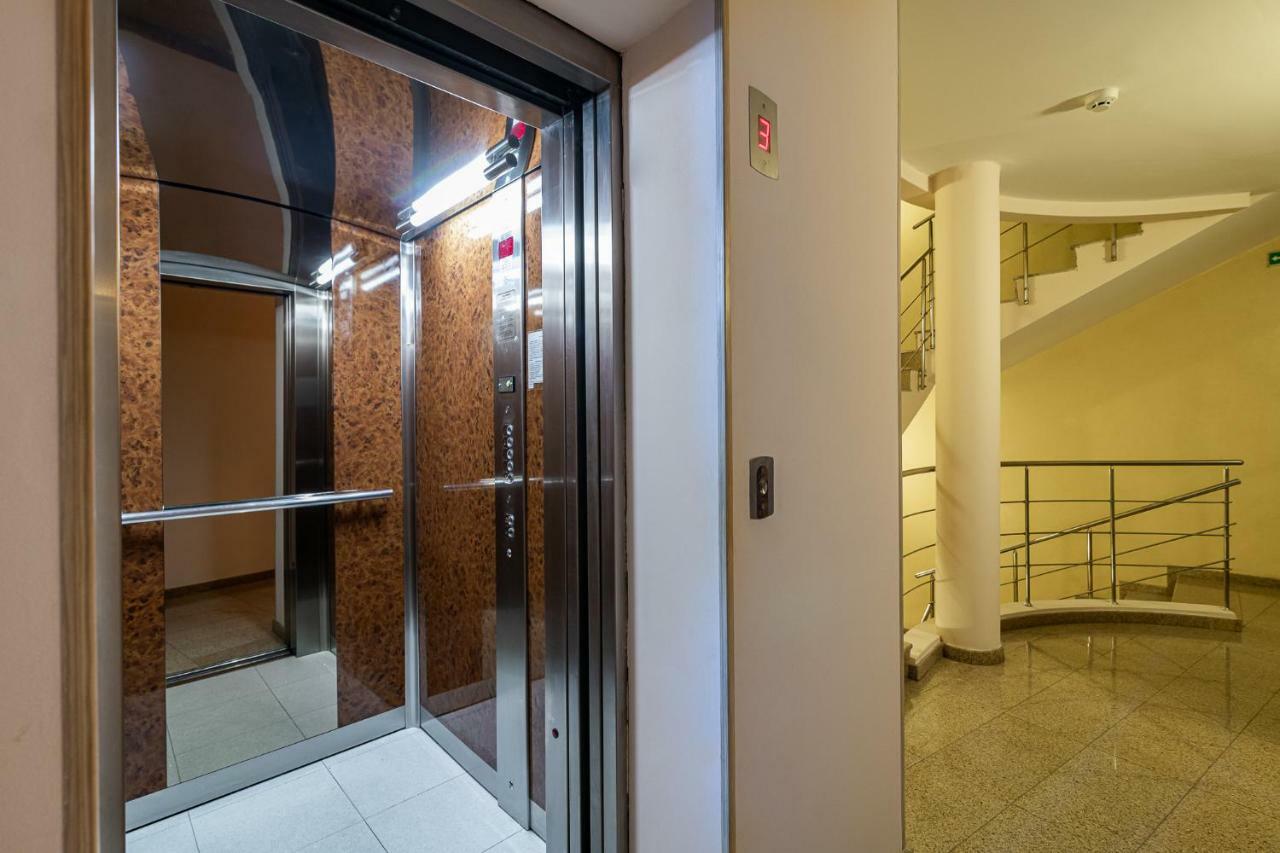 Adamo Hotel Varna Exterior photo